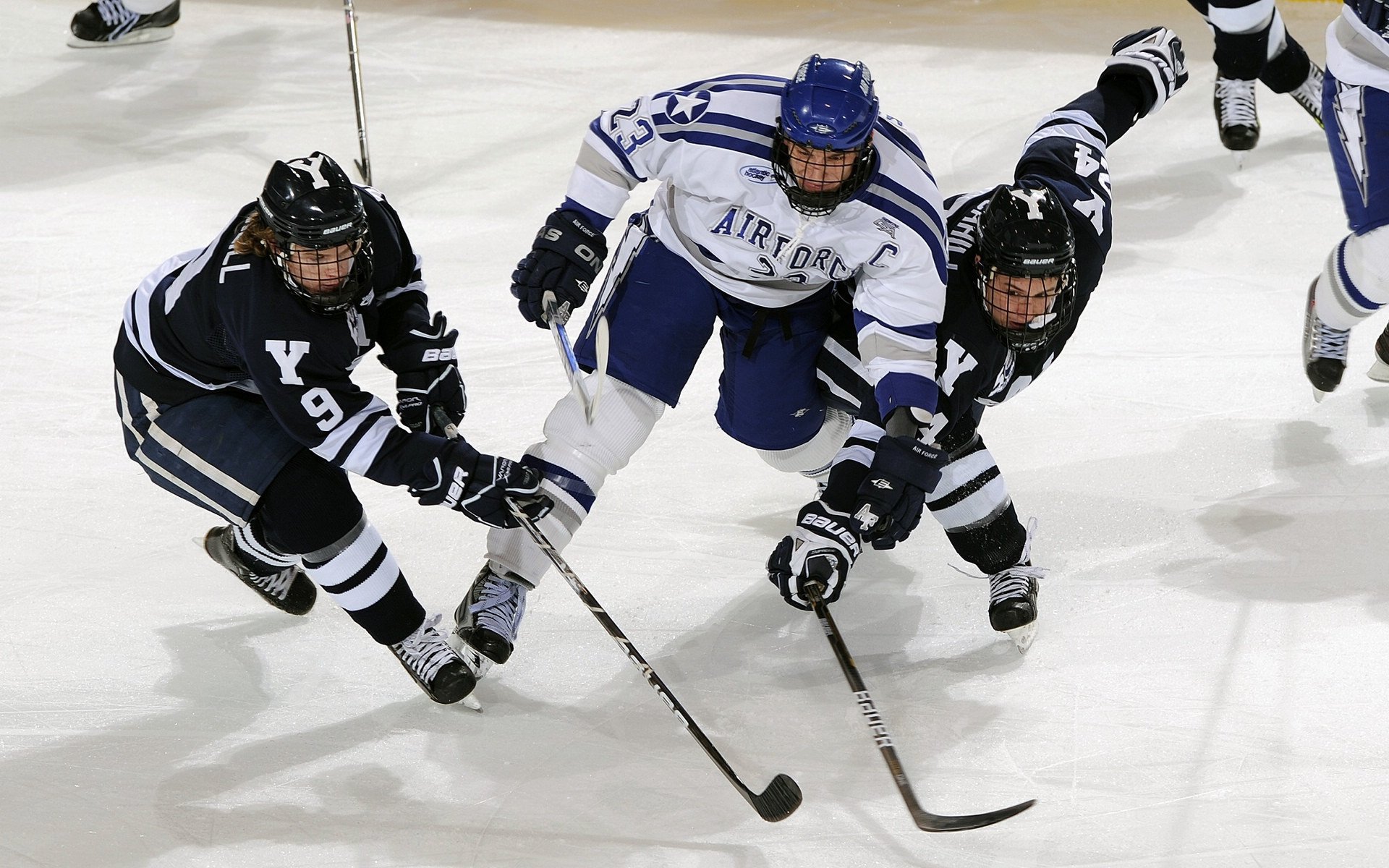 开云官网首页-英超最燃比赛：上下半场不断反转，高潮迭起，英超最精彩比赛